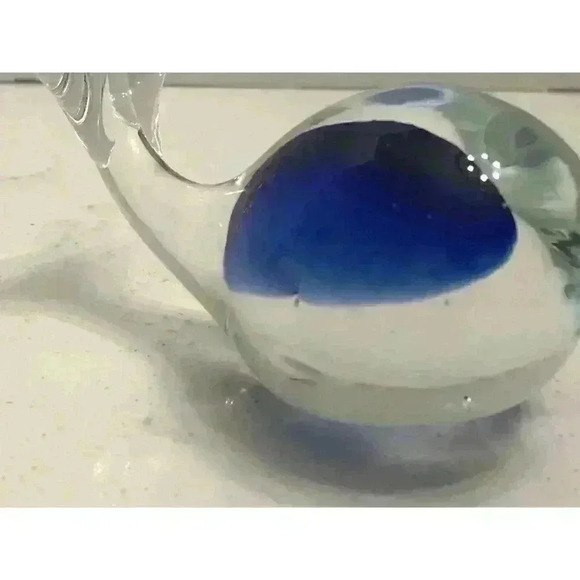 Art Glass Whale Paperweight Clear Cobalt Blue Inside Tail‎ Up for Good Luck - Picture 3 of 8